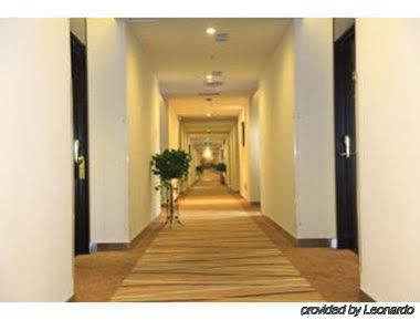 Super 8 Shuang Jing Qiao East Hotel Beijing Bagian luar foto